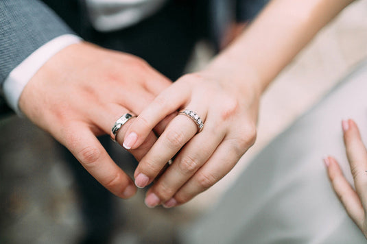 Anniversary Bands: A Timeless Way to Celebrate Forever